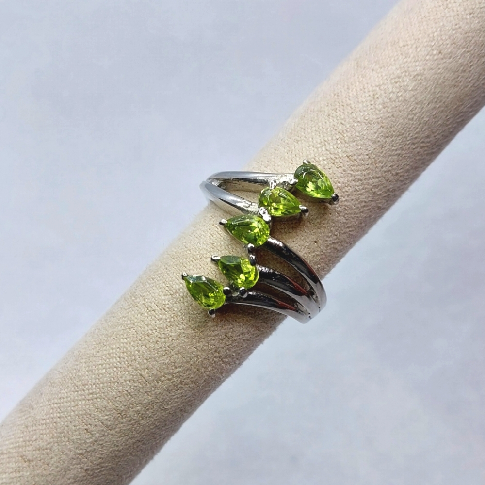 ◇1.25ctw Peridot Teardrop 5 Stone In Stainless Steel Ring